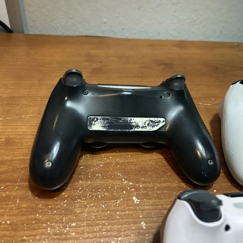 Sony Dualshock Controllers Playstation 4 LOT OF 3 Untested